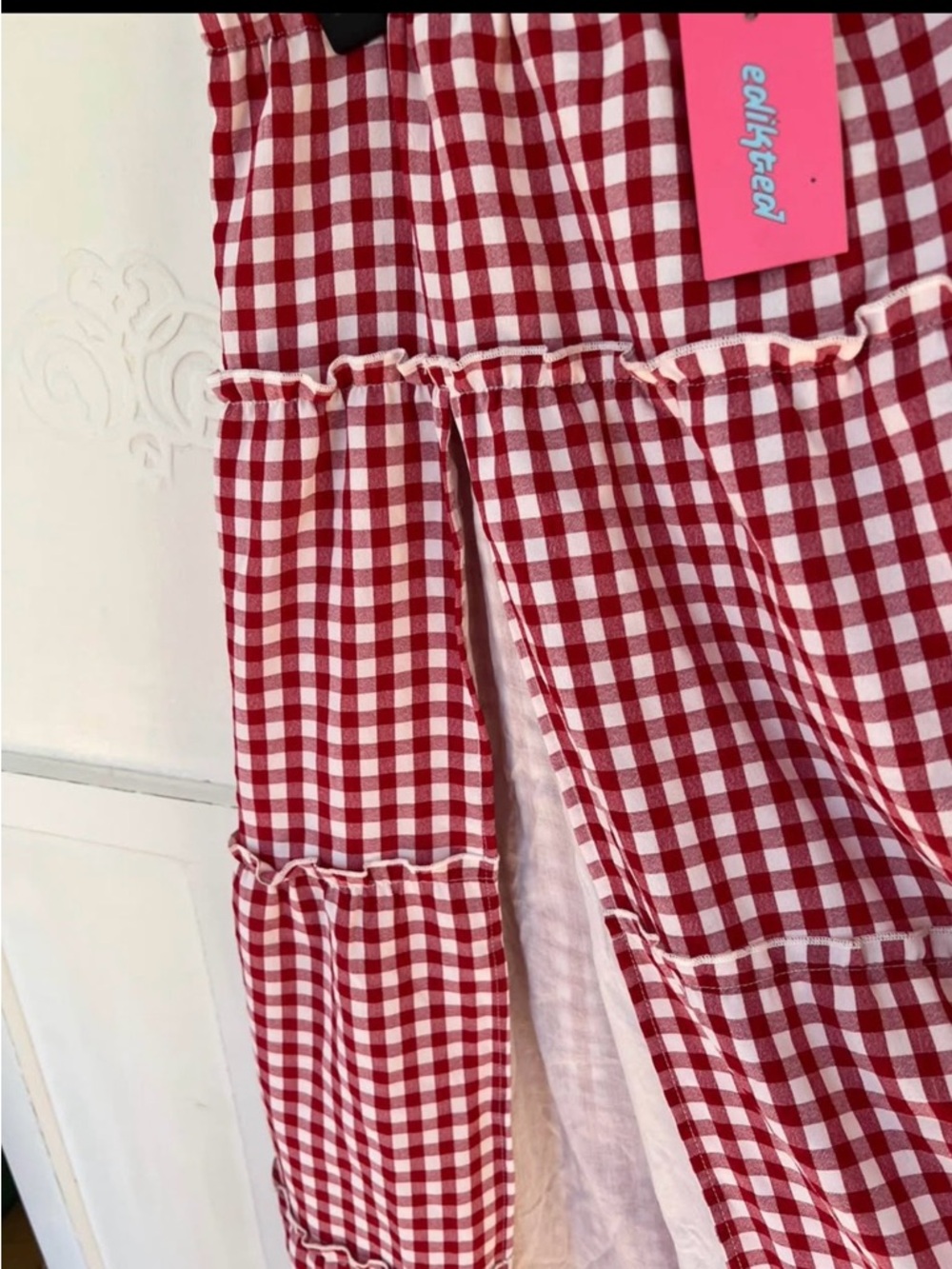 New with Tags Red Gingham Tiered Maxi Skirt
EDIKTED Size Medium - Picture 3 of 8